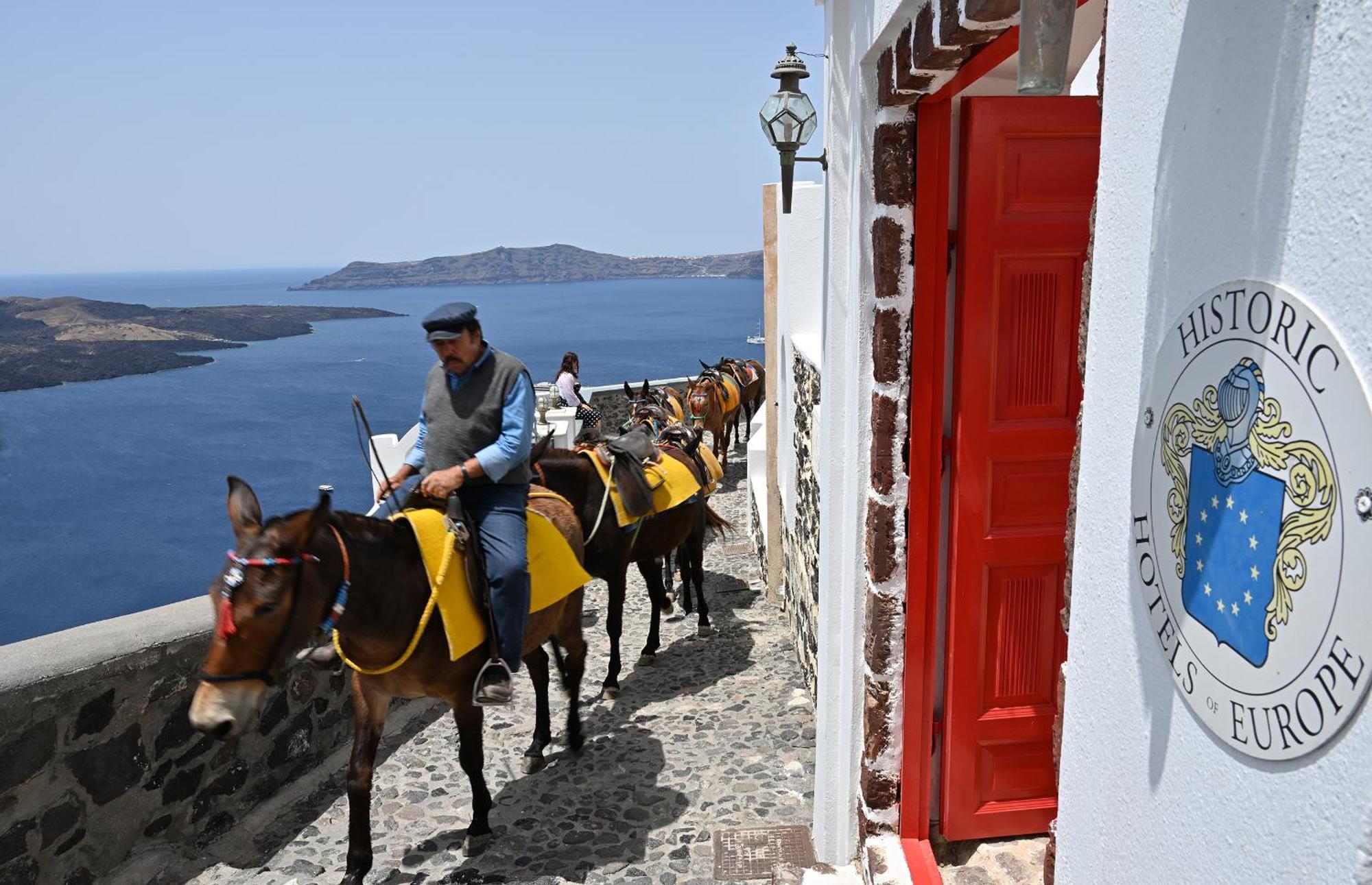 Aigialos Luxury Traditional Settlement Fira  Exterior photo