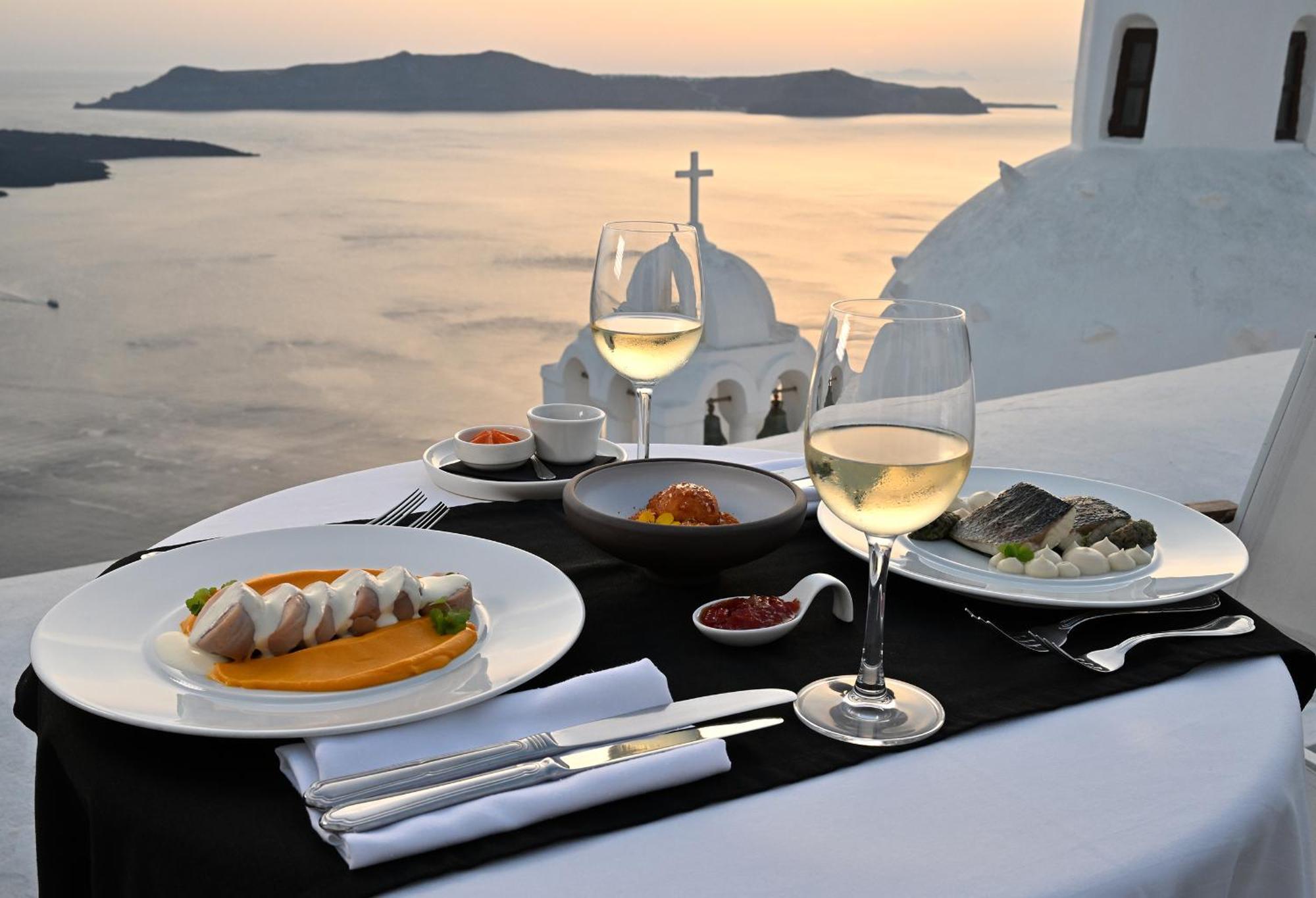 Aigialos Luxury Traditional Settlement Fira  Exterior photo