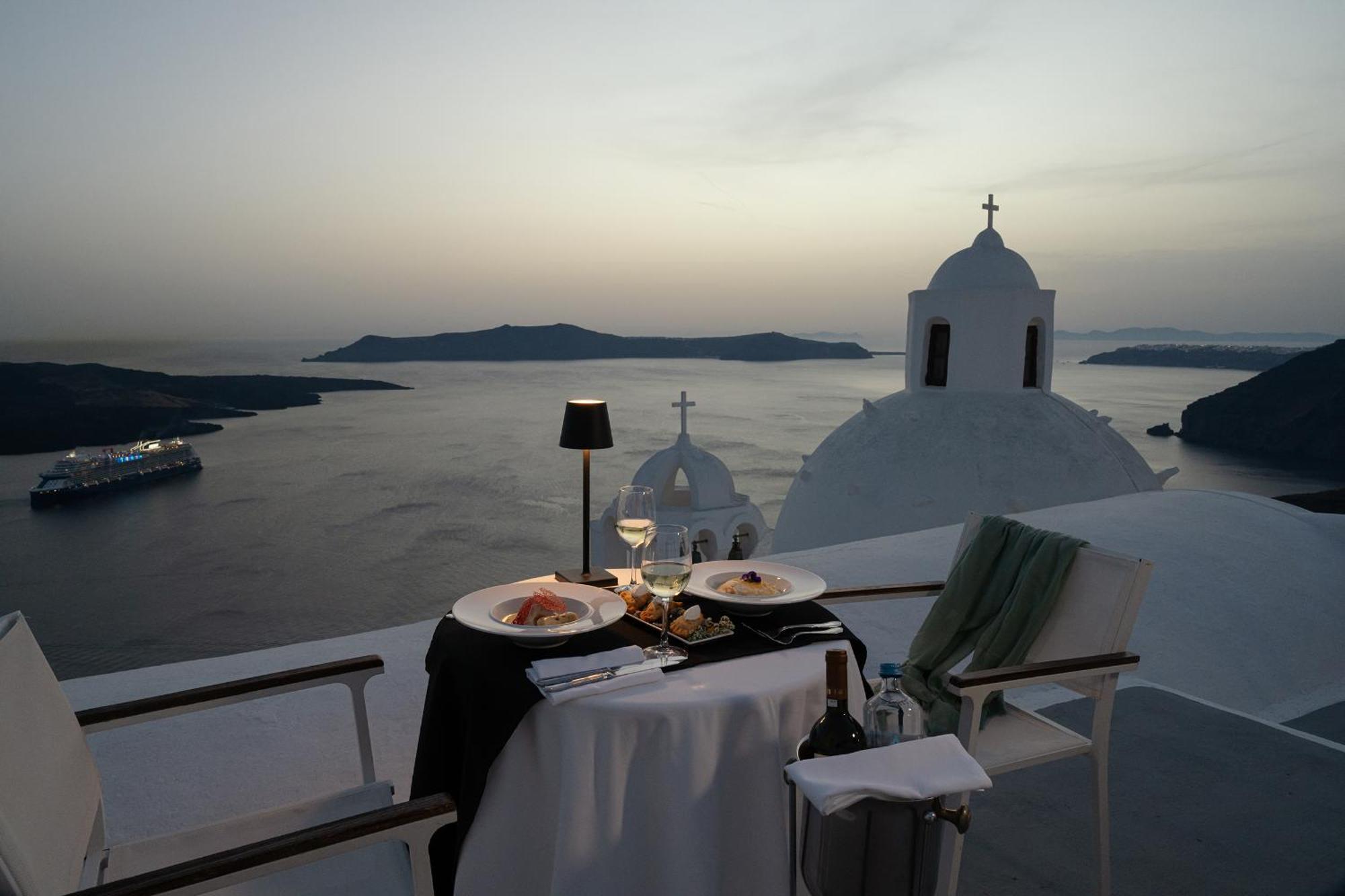 Aigialos Luxury Traditional Settlement Fira  Exterior photo