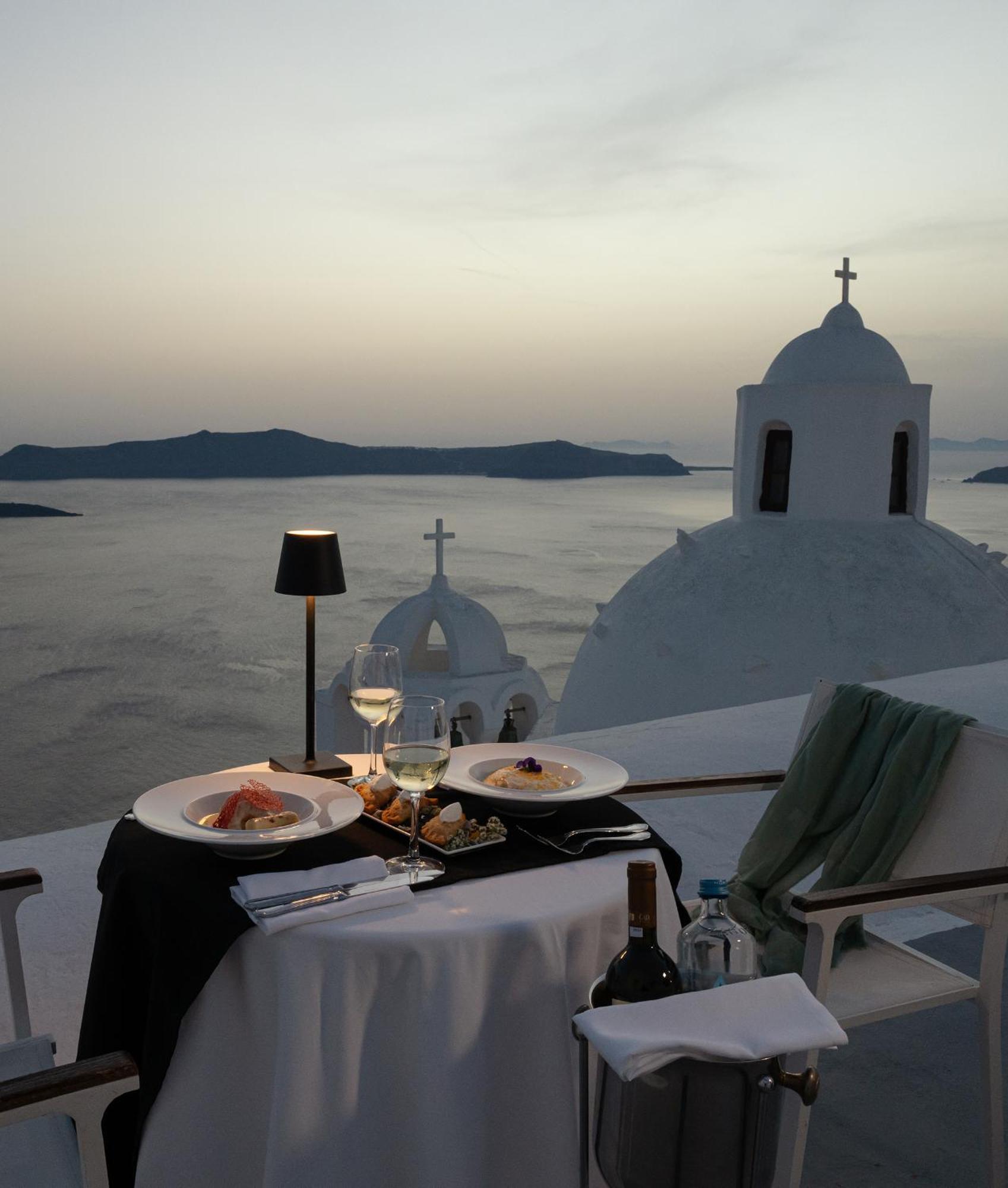 Aigialos Luxury Traditional Settlement Fira  Exterior photo